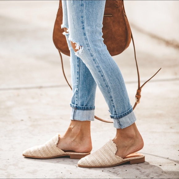 ONE LEFT - Ally Handwoven Artisan Slides Vici - Picture 4 of 8